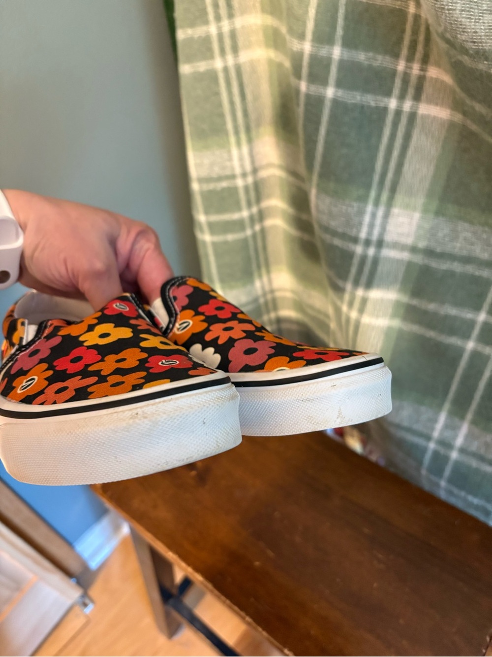 Vans Slip-On Sneakers with Retro Floral Print - Picture 7 of 10